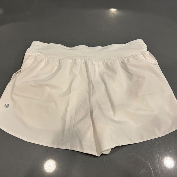 Fast and Free High-Rise Classic-Fit Split Short 3" - - Picture 3 of 4